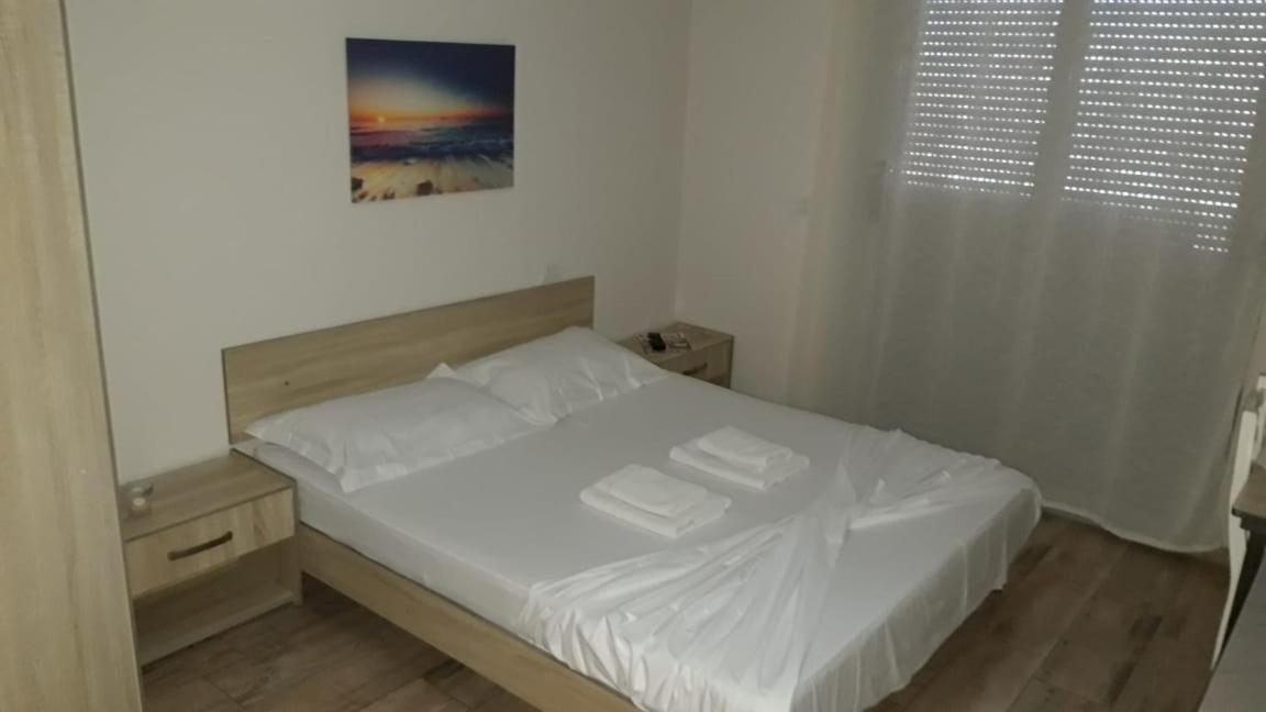 Disy Apartments Влёра Номер фото
