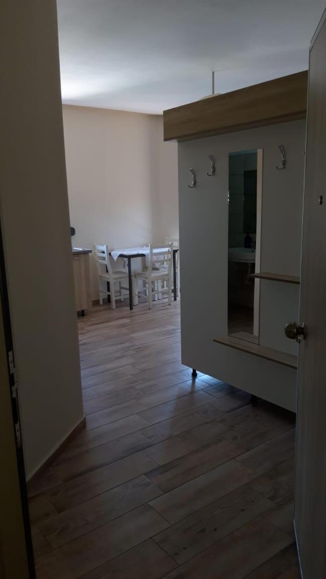 Disy Apartments Влёра Номер фото