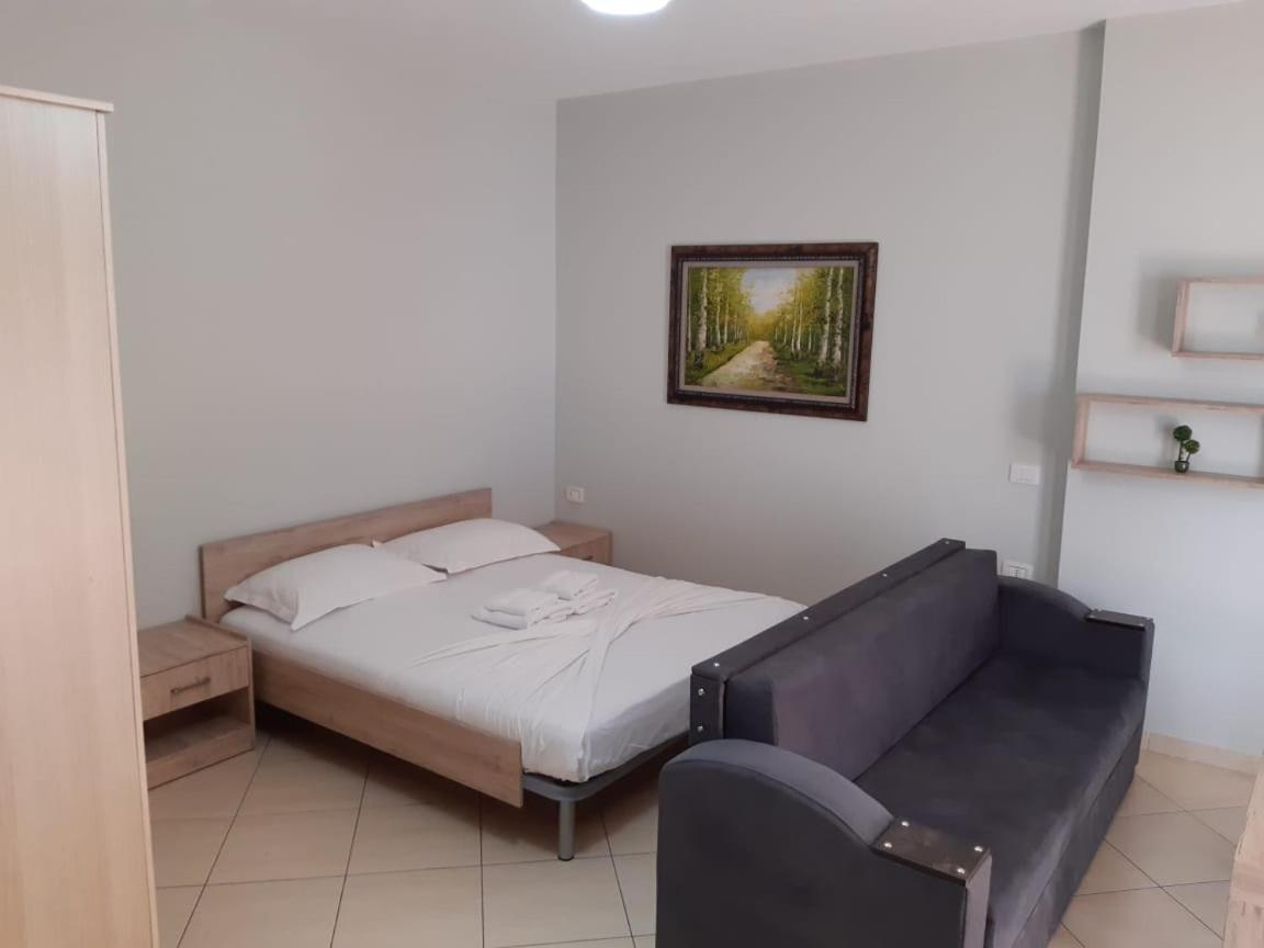 Disy Apartments Влёра Номер фото