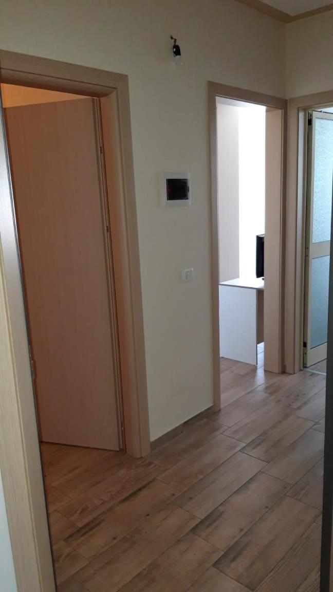 Disy Apartments Влёра Номер фото