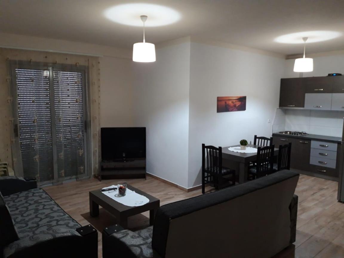 Disy Apartments Влёра Номер фото